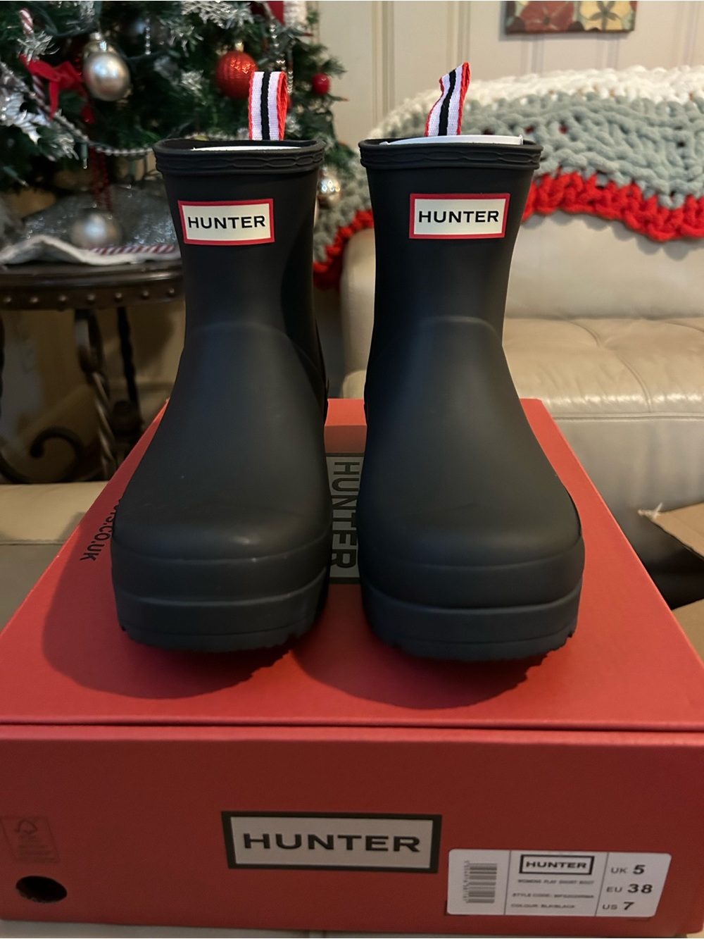 Hunter Short Matte Black Rain Boots with Red-Trim Logo
